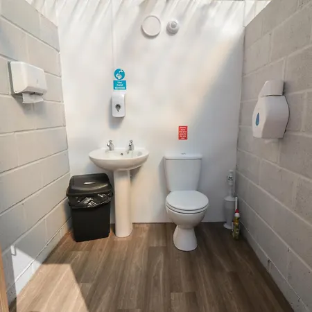 Woodpeckers Shepherds Hut