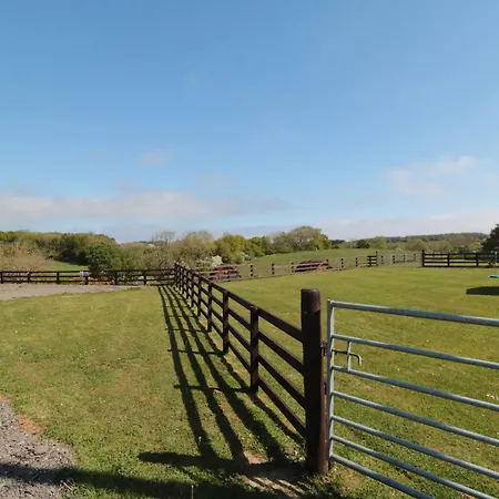 Woodpeckers Shepherds Hut *