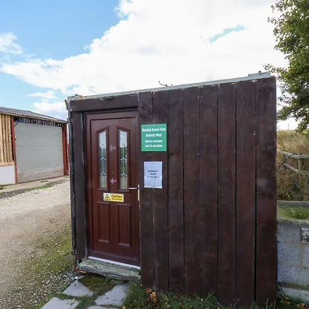 Woodpeckers Shepherds Hut * 스카버러