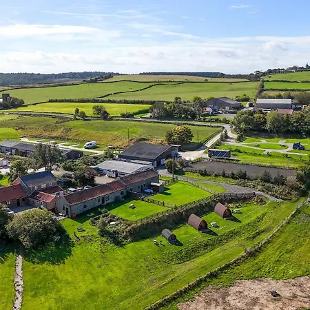 Woodpeckers Shepherds Hut 펜션 스카버러
