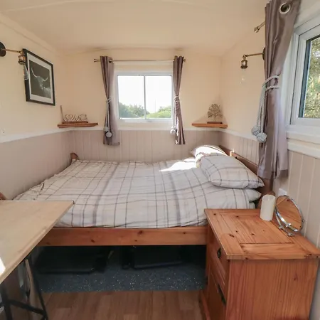 Woodpeckers Shepherds Hut Feriehus